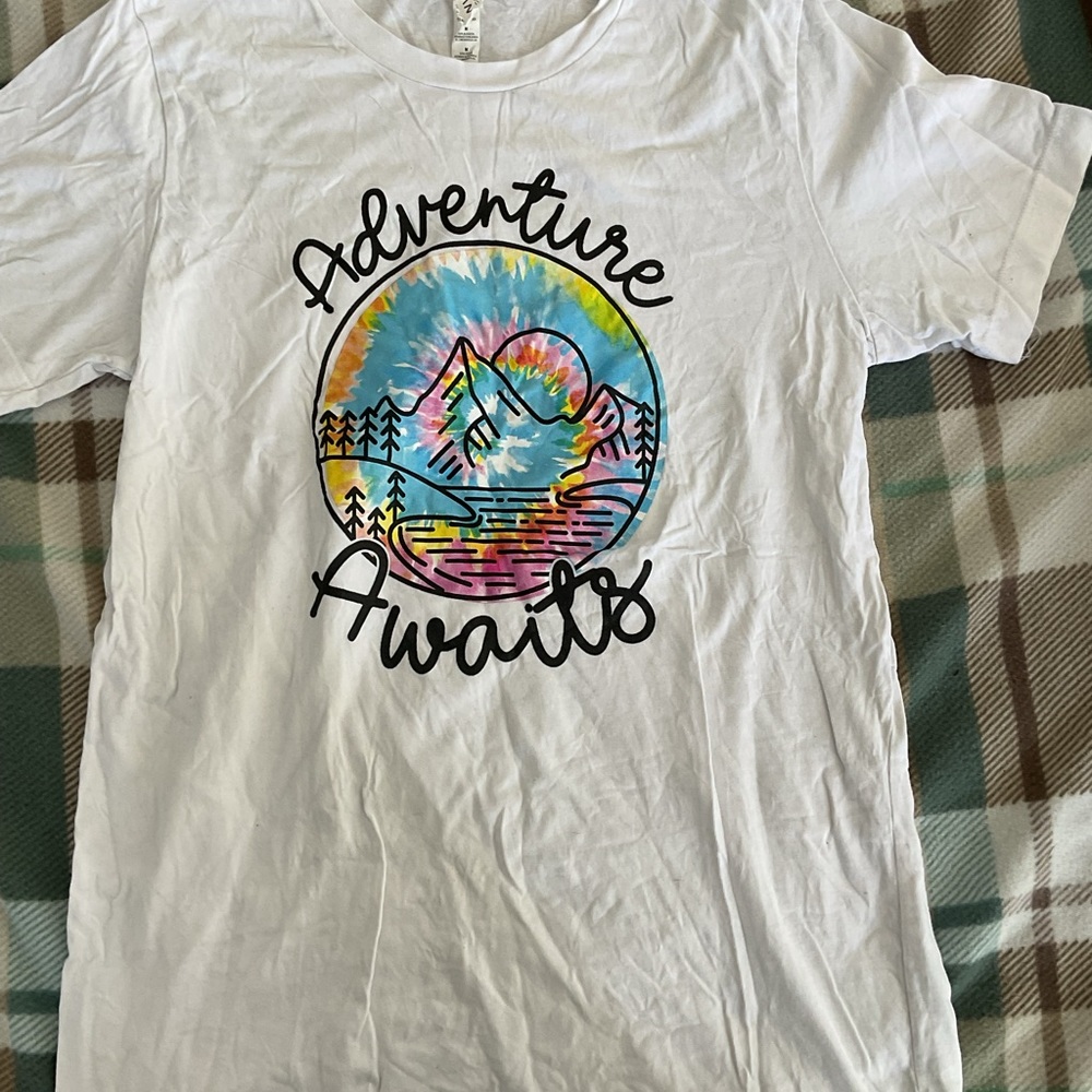 ⭐️🌲🌈Adventure Awaits🌈🌲⭐️ Custom tee!